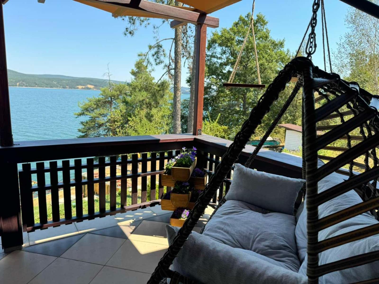 Villa Iskar Lake Residence By Bookvillabg Shtarkelovo Gnezdo ภายนอก รูปภาพ