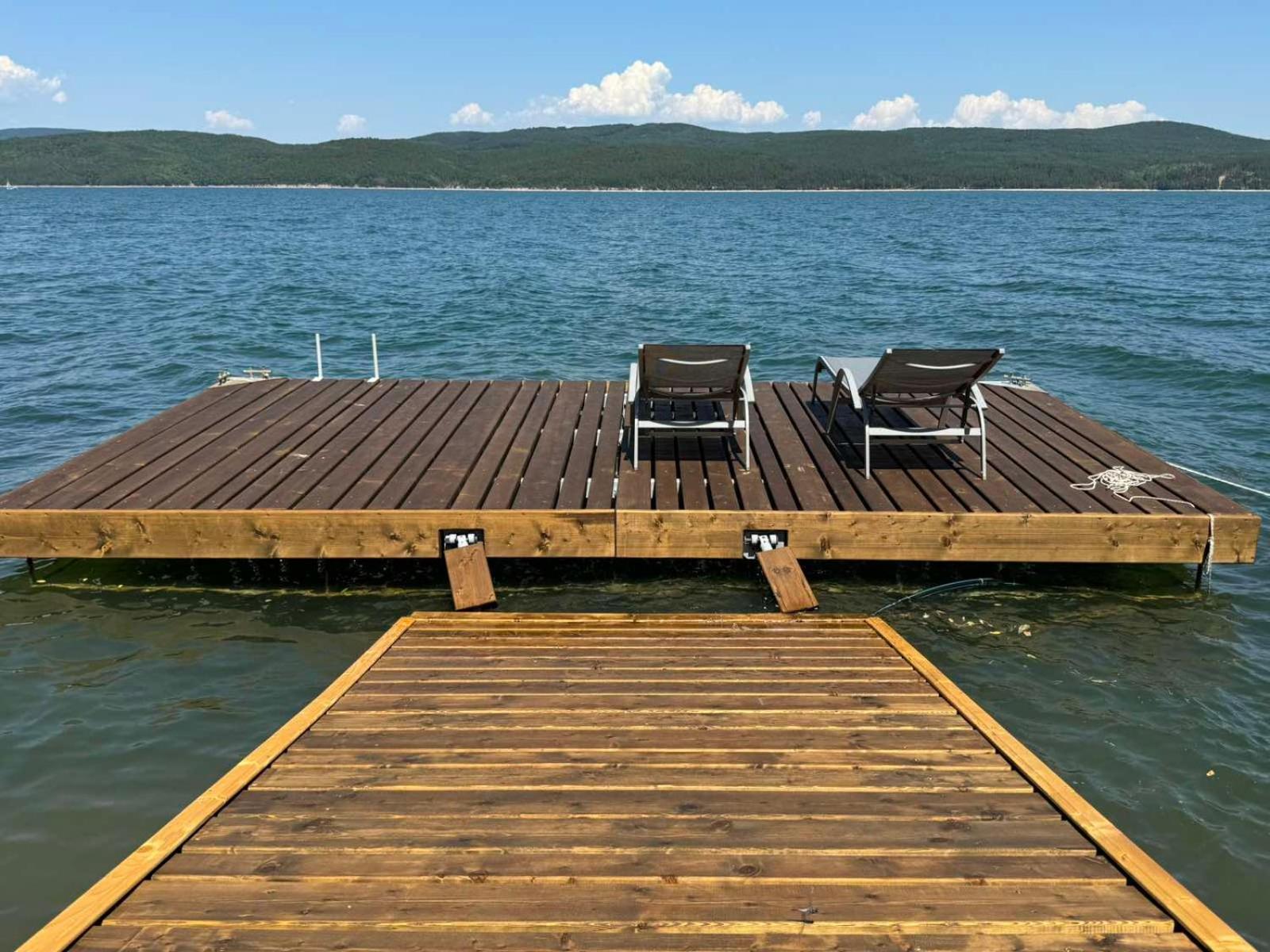 Villa Iskar Lake Residence By Bookvillabg Shtarkelovo Gnezdo ภายนอก รูปภาพ