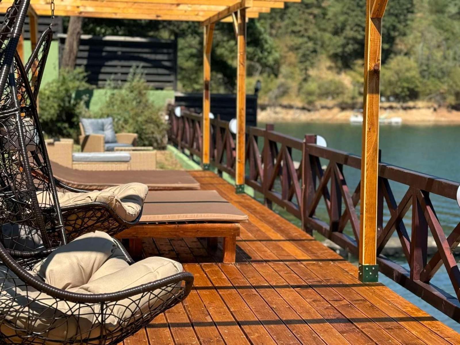 Villa Iskar Lake Residence By Bookvillabg Shtarkelovo Gnezdo ภายนอก รูปภาพ