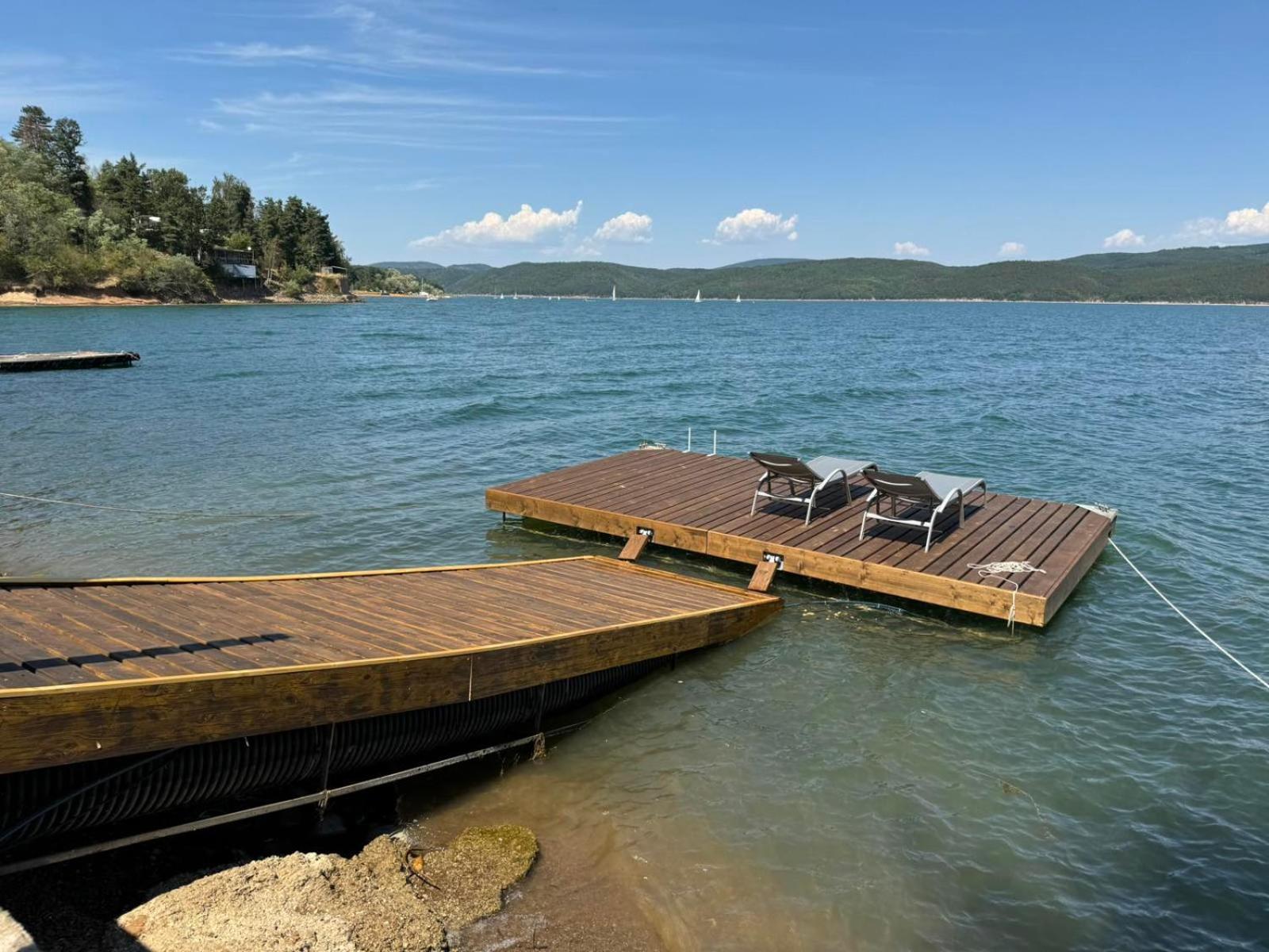 Villa Iskar Lake Residence By Bookvillabg Shtarkelovo Gnezdo ภายนอก รูปภาพ