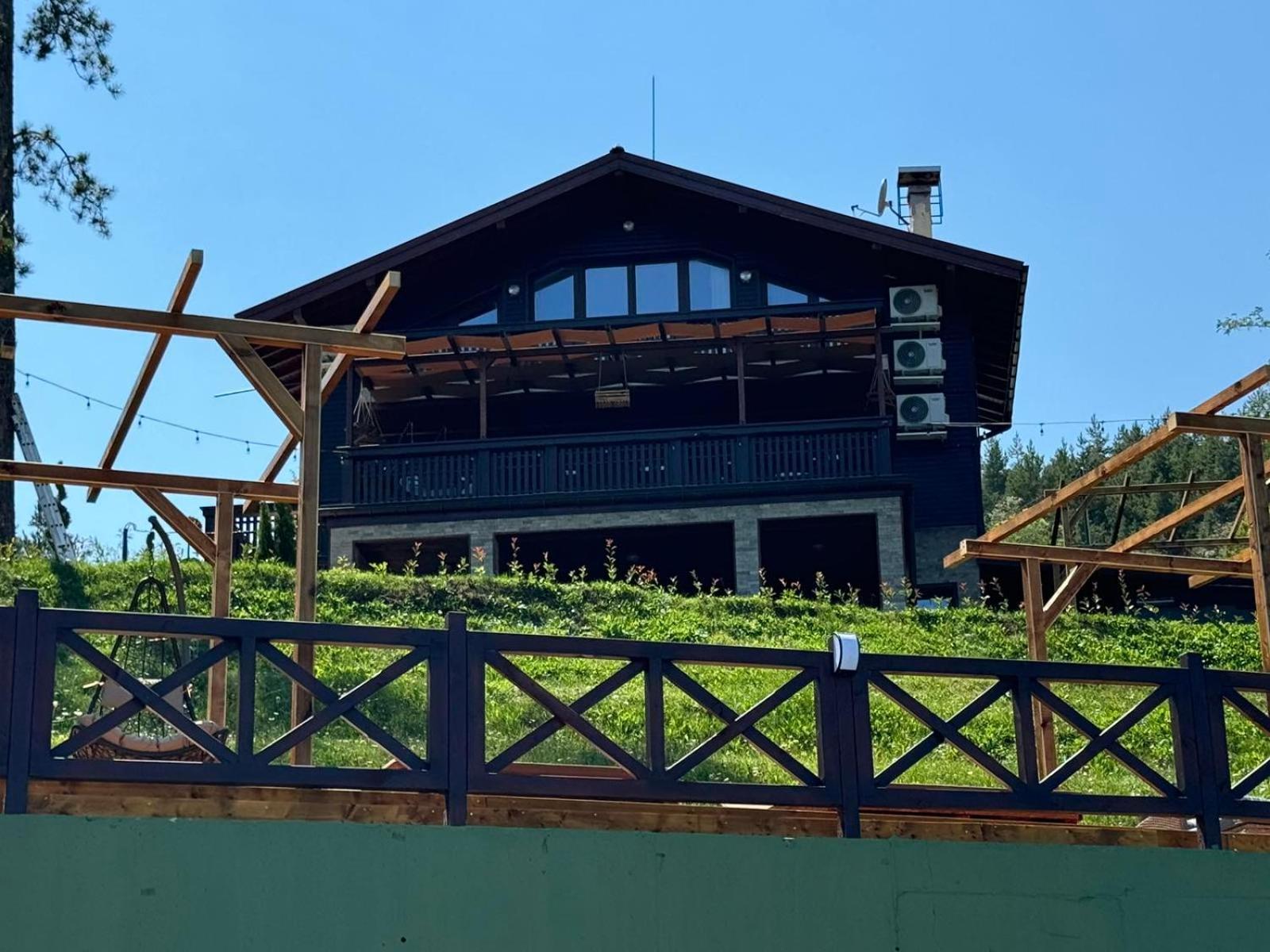 Villa Iskar Lake Residence By Bookvillabg Shtarkelovo Gnezdo ภายนอก รูปภาพ