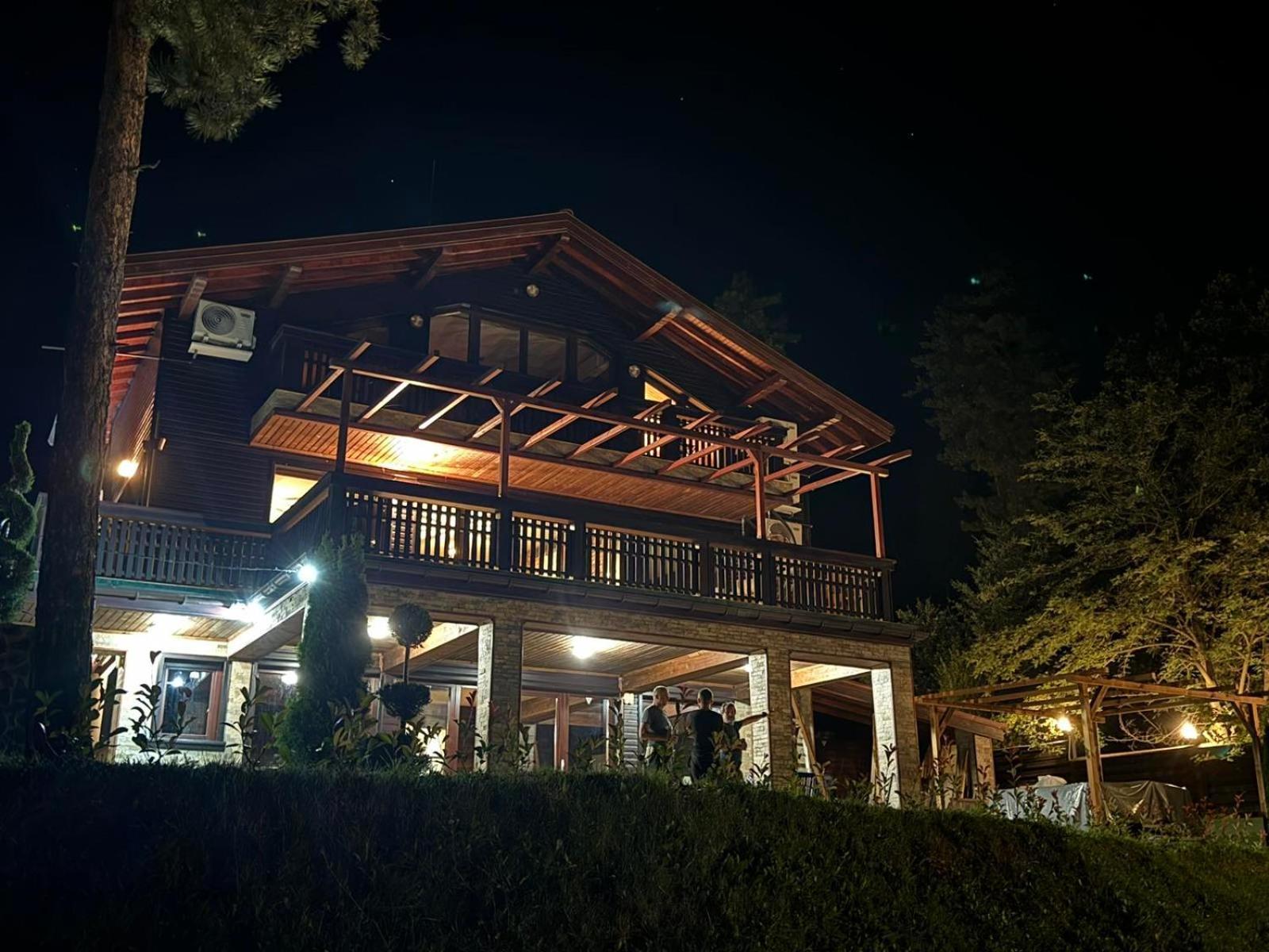 Villa Iskar Lake Residence By Bookvillabg Shtarkelovo Gnezdo ภายนอก รูปภาพ