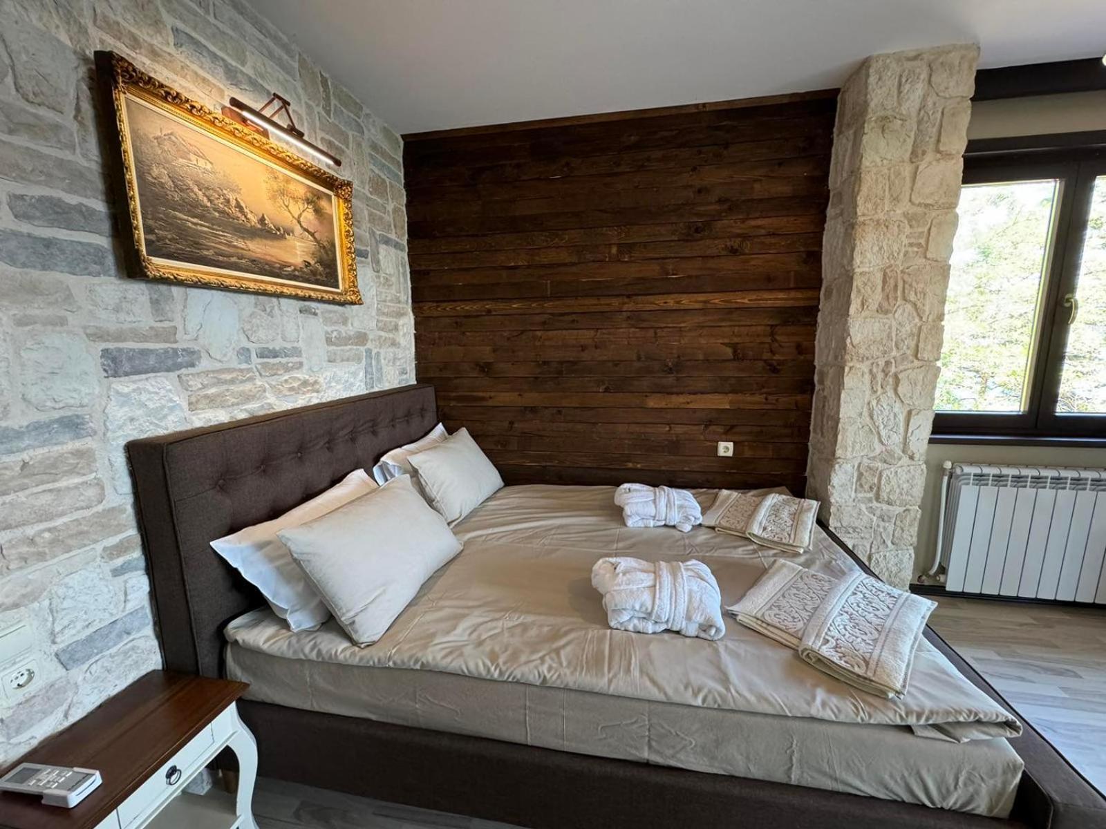 Villa Iskar Lake Residence By Bookvillabg Shtarkelovo Gnezdo ภายนอก รูปภาพ