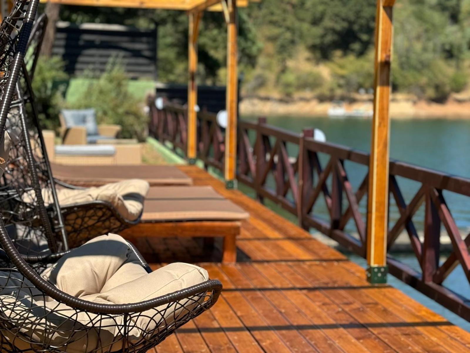 Villa Iskar Lake Residence By Bookvillabg Shtarkelovo Gnezdo ภายนอก รูปภาพ