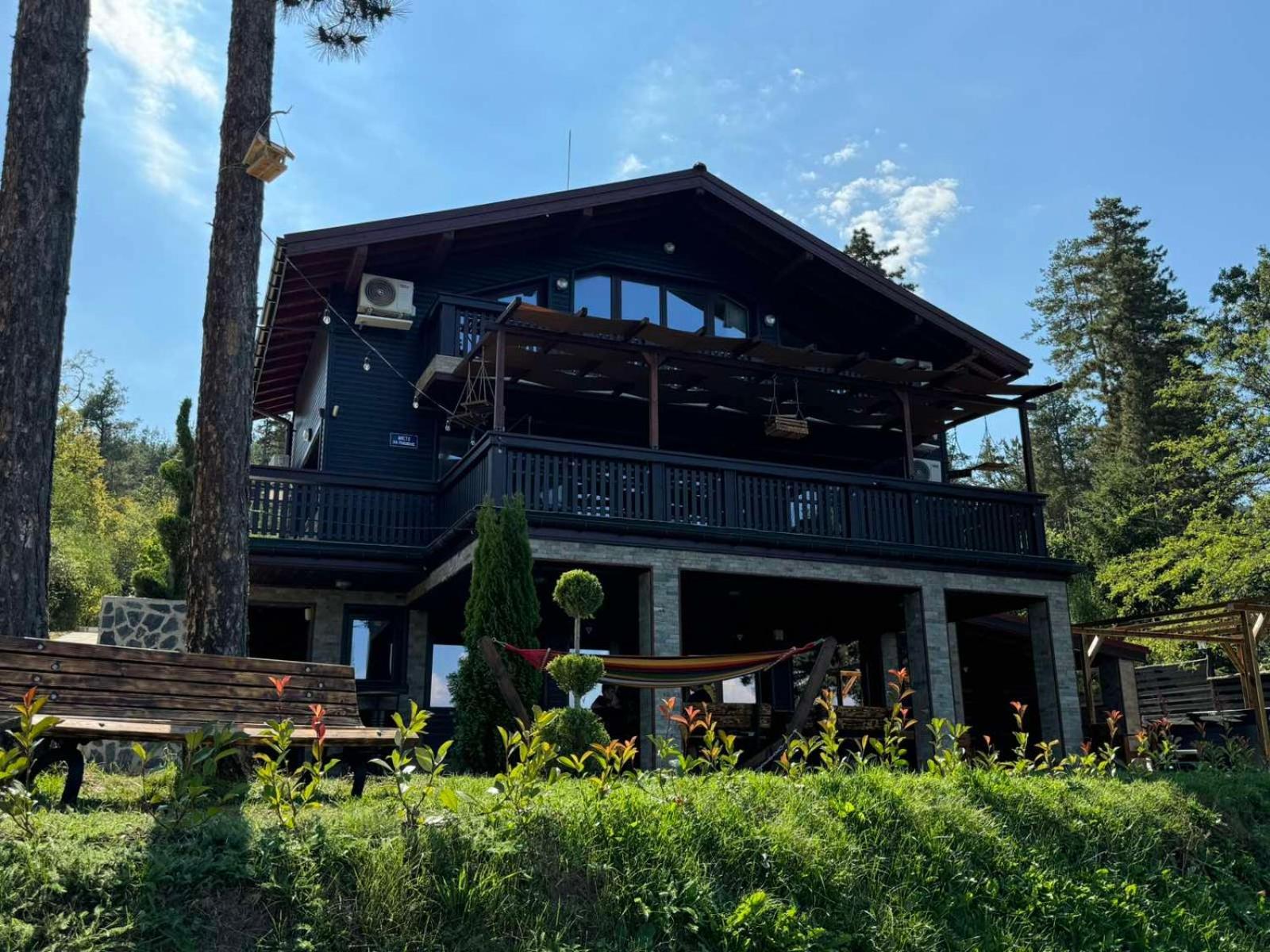 Villa Iskar Lake Residence By Bookvillabg Shtarkelovo Gnezdo ภายนอก รูปภาพ