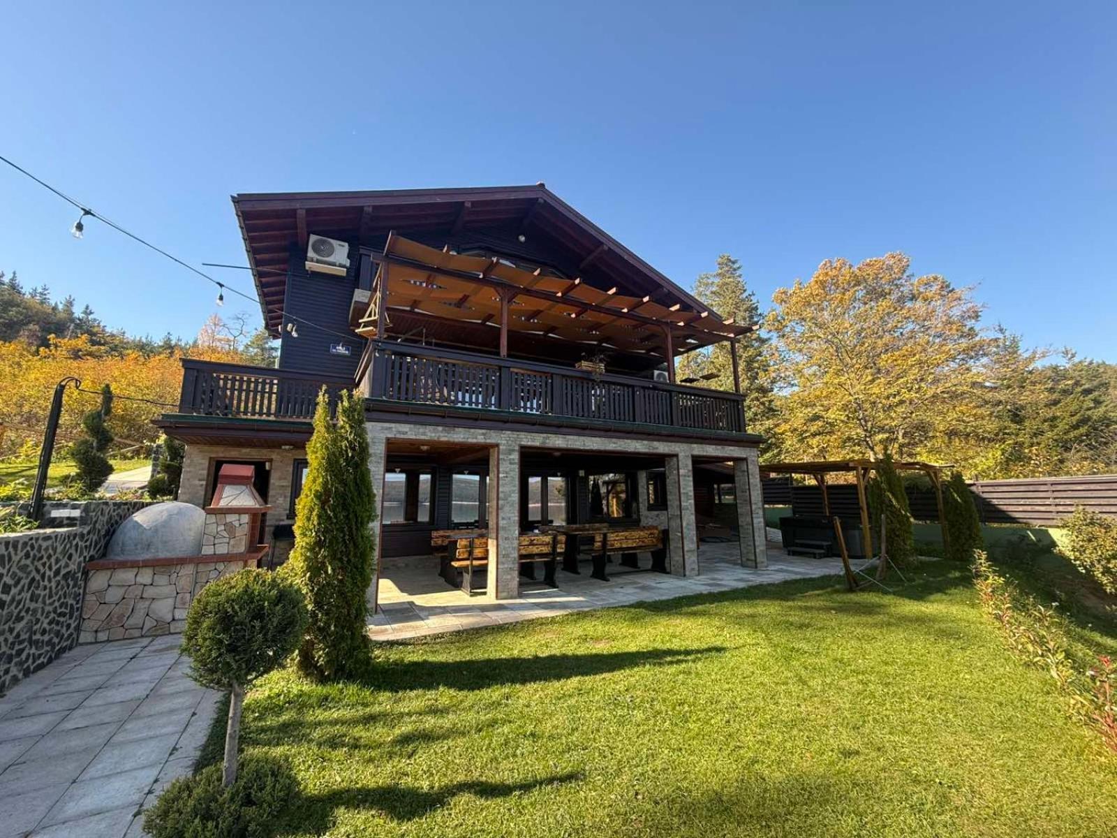 Villa Iskar Lake Residence By Bookvillabg Shtarkelovo Gnezdo ภายนอก รูปภาพ