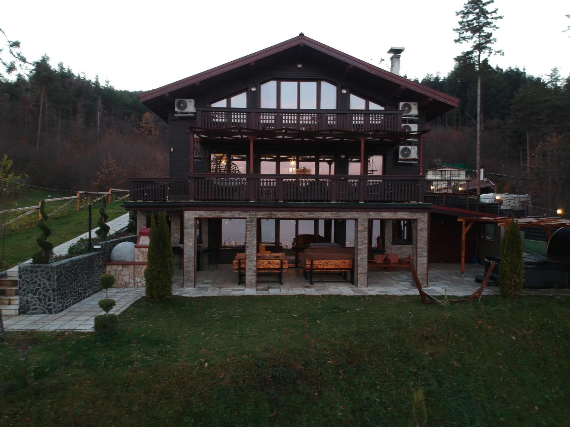 Villa Iskar Lake Residence By Bookvillabg Shtarkelovo Gnezdo ภายนอก รูปภาพ