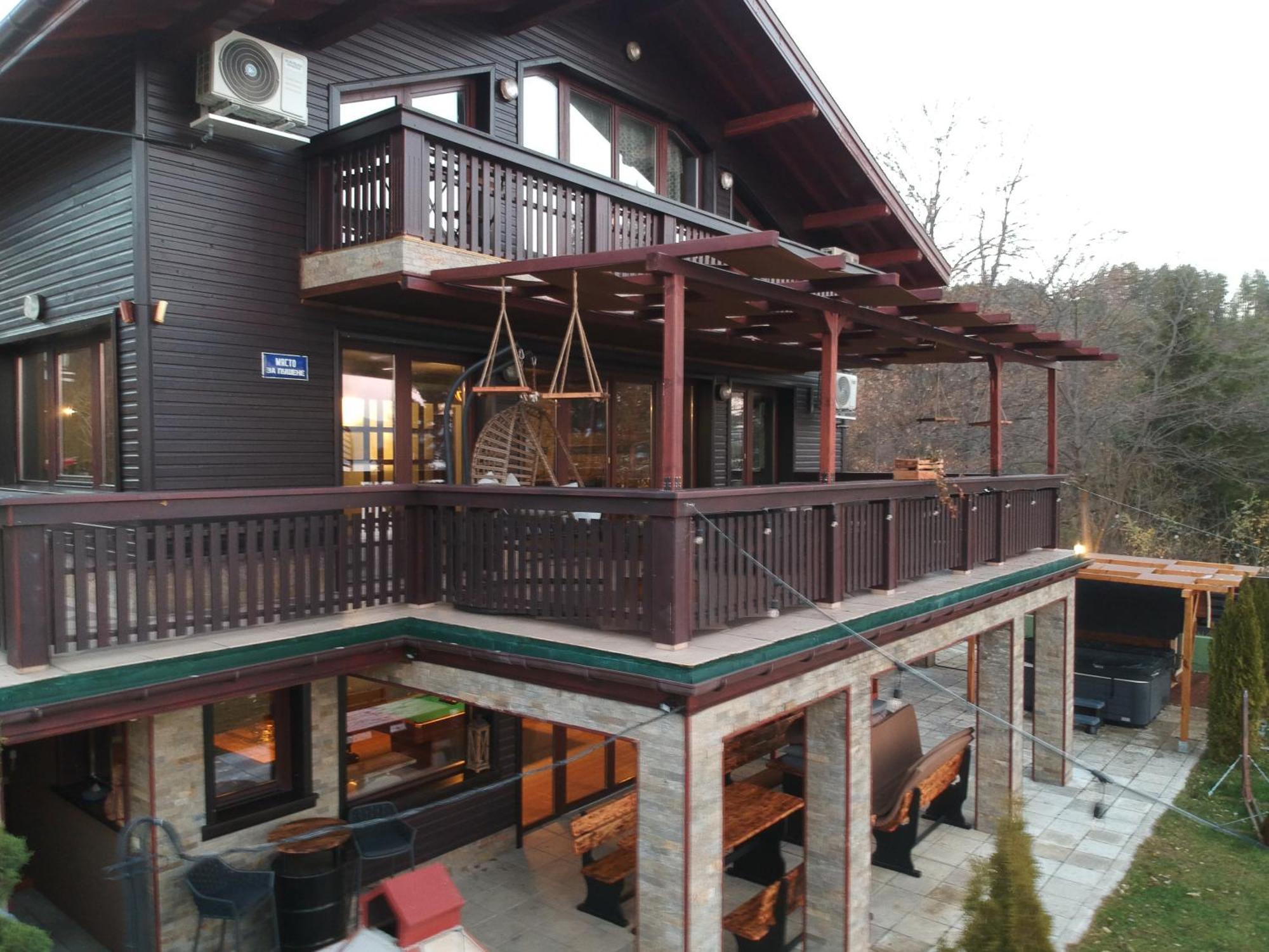 Villa Iskar Lake Residence By Bookvillabg Shtarkelovo Gnezdo ภายนอก รูปภาพ